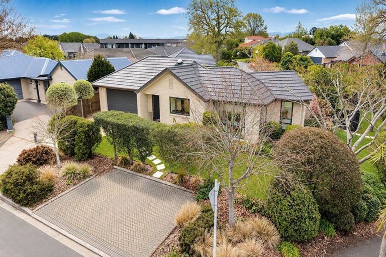 Photo of property in 16 Limes Avenue, Parklands, Christchurch, 8083