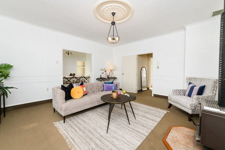 Photo of property in 53 Manson Street, Terrace End, Palmerston North, 4410