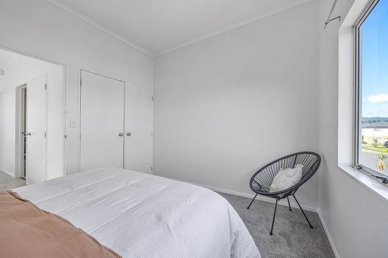 Photo of property in 4 Brashier Circle, Sunnyvale, Auckland, 0612