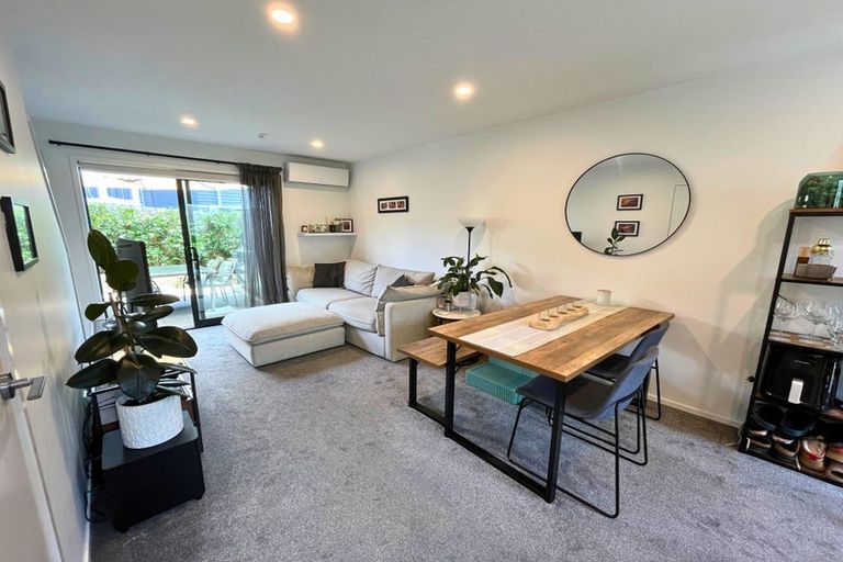 Photo of property in 5/45 Vera Road, Te Atatu South, Auckland, 0610