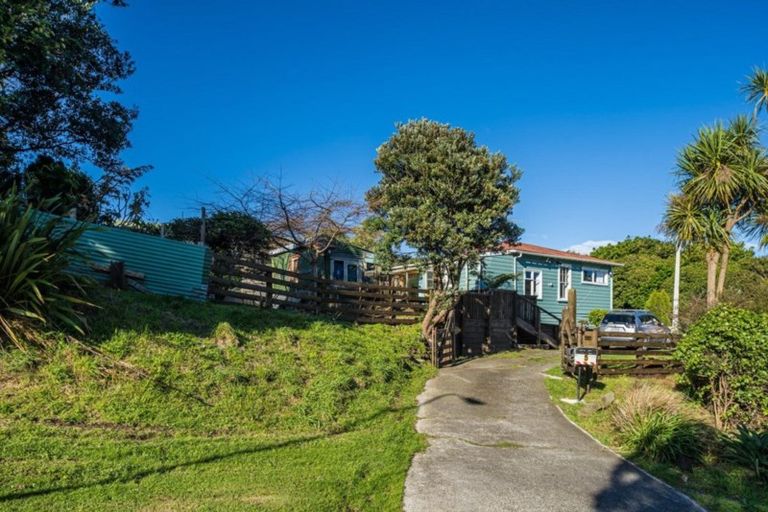 Photo of property in 5 Muri Road, Pukerua Bay, 5026