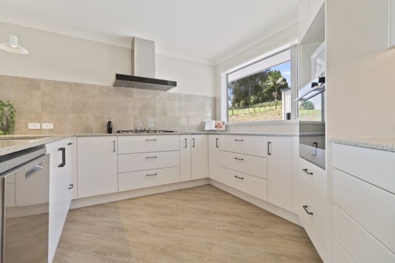 Photo of property in 202b Thompsons Track, Aongatete, 3178