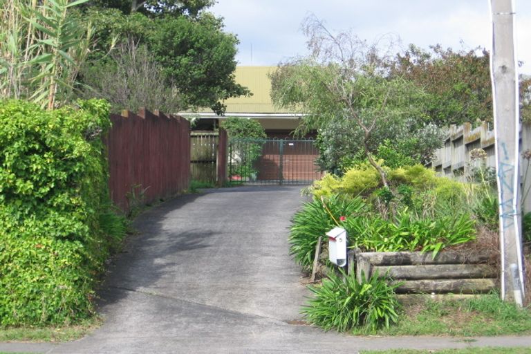Photo of property in 1/5 Blacklock Avenue, Henderson, Auckland, 0612