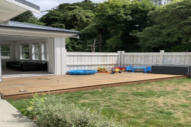 Photo of property in 2 Crieff Street, Northland, Wellington, 6012