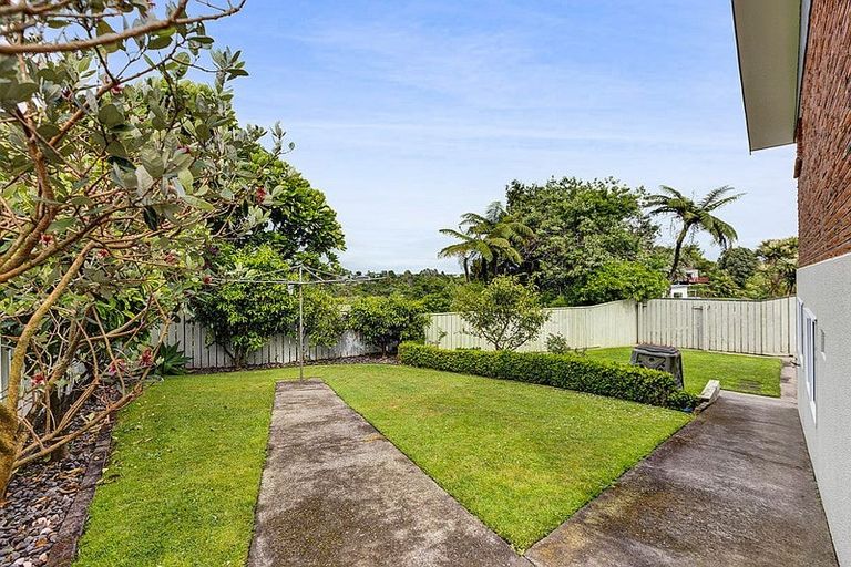 Photo of property in 14 Montana Place, Merrilands, New Plymouth, 4312