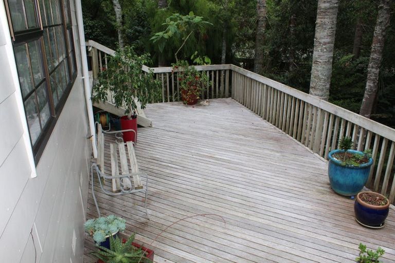 Photo of property in 5 Kaurimu Rise, Titirangi, Auckland, 0604