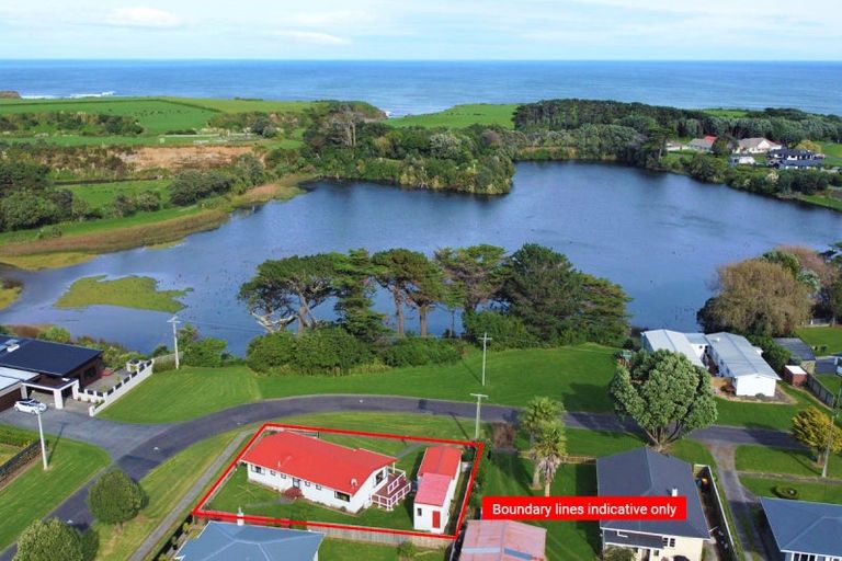 Photo of property in 1 Domett Street, Opunake, 4616