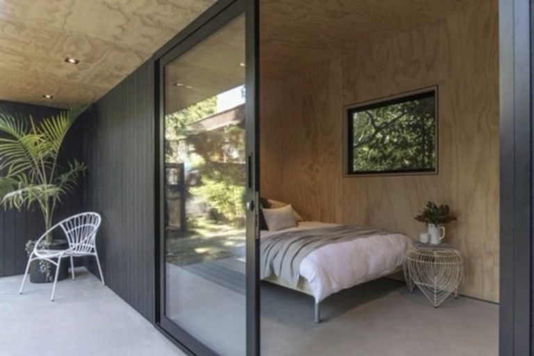 Photo of property in 3 George Avenue, Herald Island, Auckland, 0618
