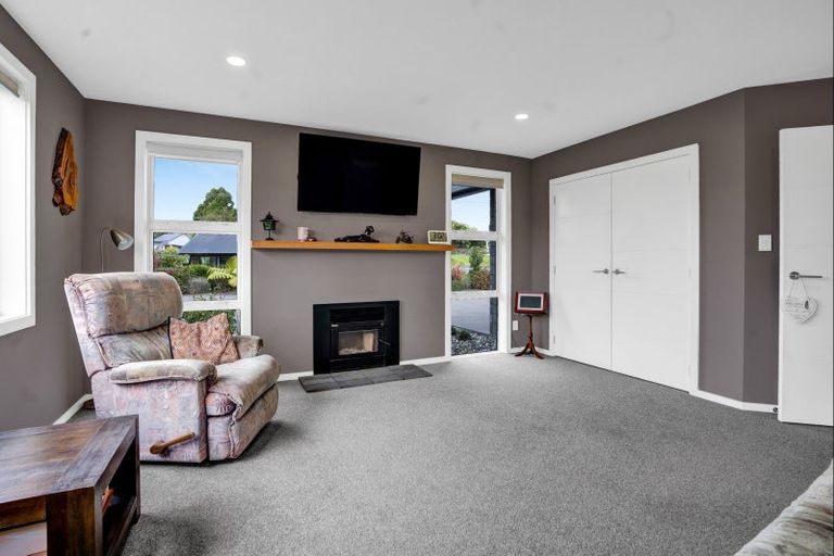 Photo of property in 12e Takiroa Street, Urenui, 4375