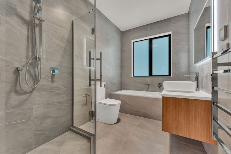 Photo of property in 23 Glenaray Crescent, Wanaka, 9305