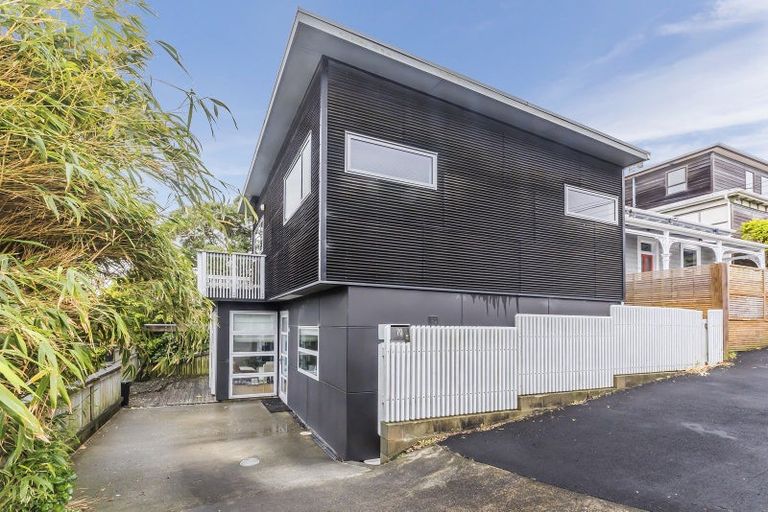 Photo of property in 70 Lavaud Street, Berhampore, Wellington, 6023