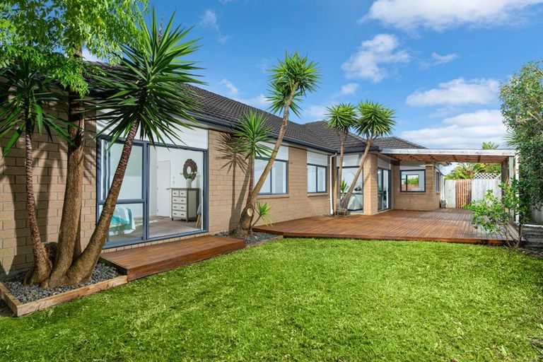 Photo of property in 48 Huntington Park Drive, Greenhithe, Auckland, 0632