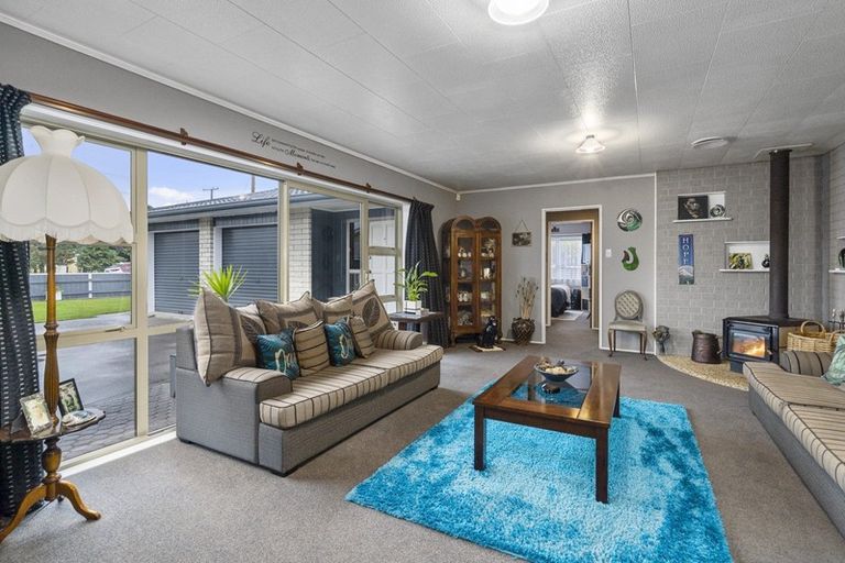 Photo of property in 43 Normanby Street, Woodville, 4920