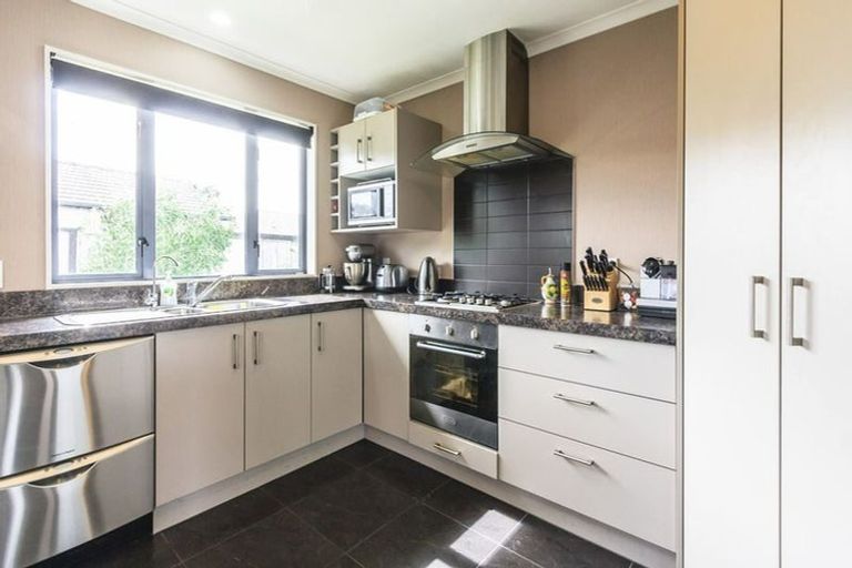 Photo of property in 9 Angelina Way, Kelvin Grove, Palmerston North, 4414