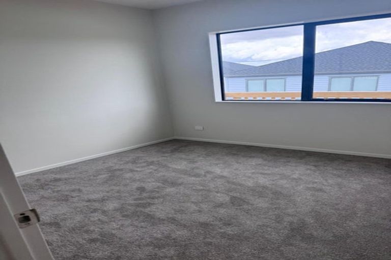 Photo of property in 18 Emerald Avenue, Rosehill, Papakura, 2113