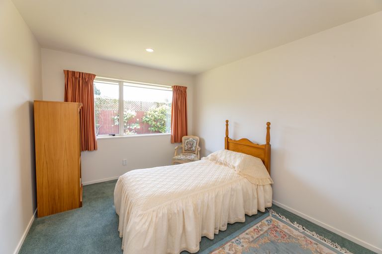 Photo of property in 3 Farquhars Road, Redwood, Christchurch, 8051