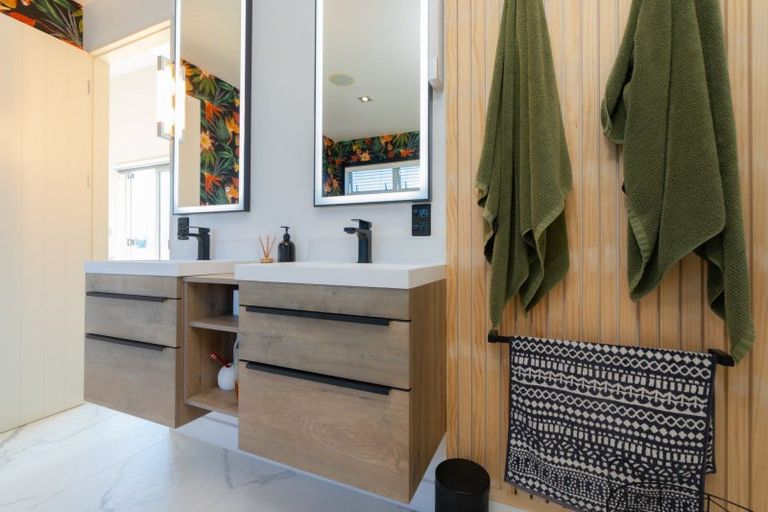 Photo of property in 42 Ryvington Lane, Tamahere, Hamilton, 3283