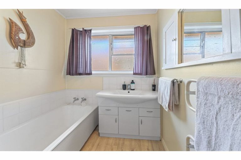 Photo of property in 63 Epsom Road, Sockburn, Christchurch, 8042