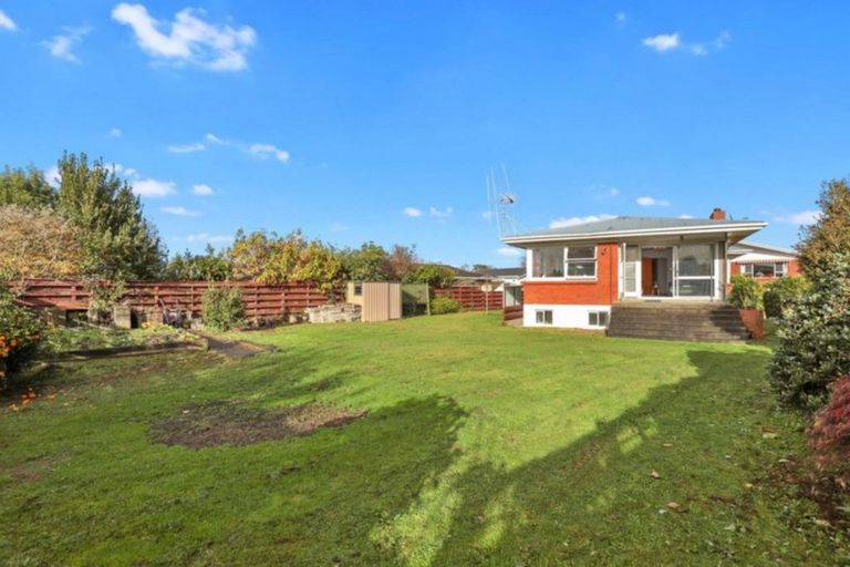 Photo of property in 6 Aotea Place, Chedworth, Hamilton, 3210