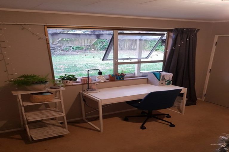 Photo of property in 12 Amorino Drive, Red Beach, 0932