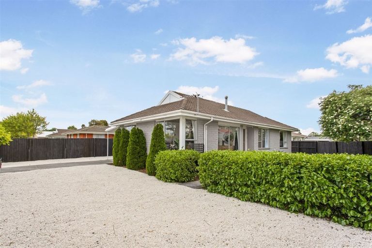 Photo of property in 361 Main North Road, Redwood, Christchurch, 8051