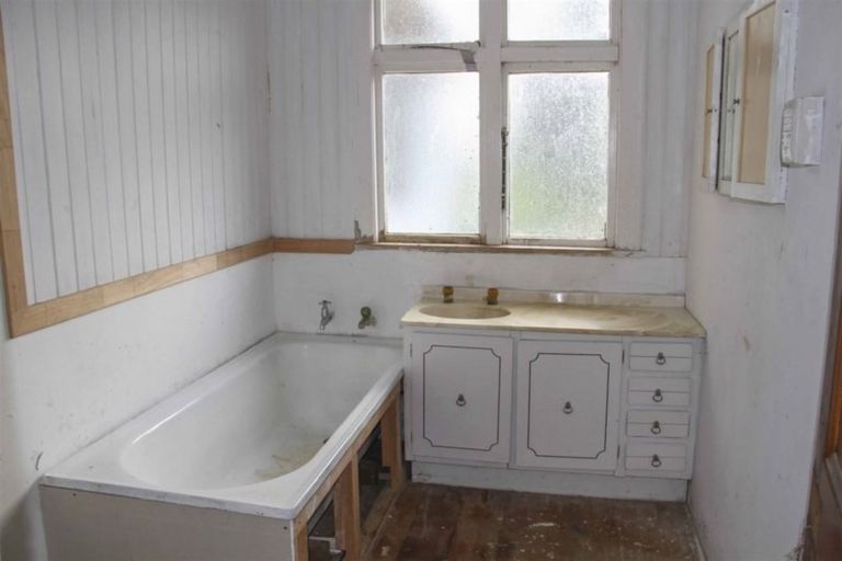 Photo of property in 17 Settlement Road, Papatotara, Tuatapere, 9691