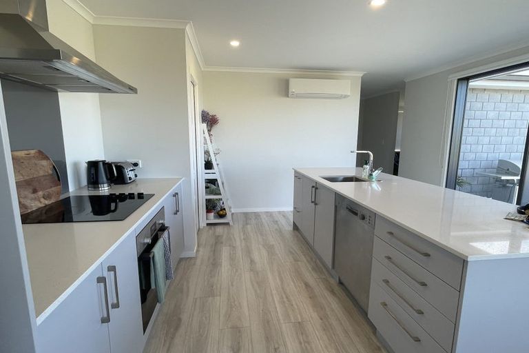 Photo of property in 18 Anchor Crescent, Papamoa, 3118