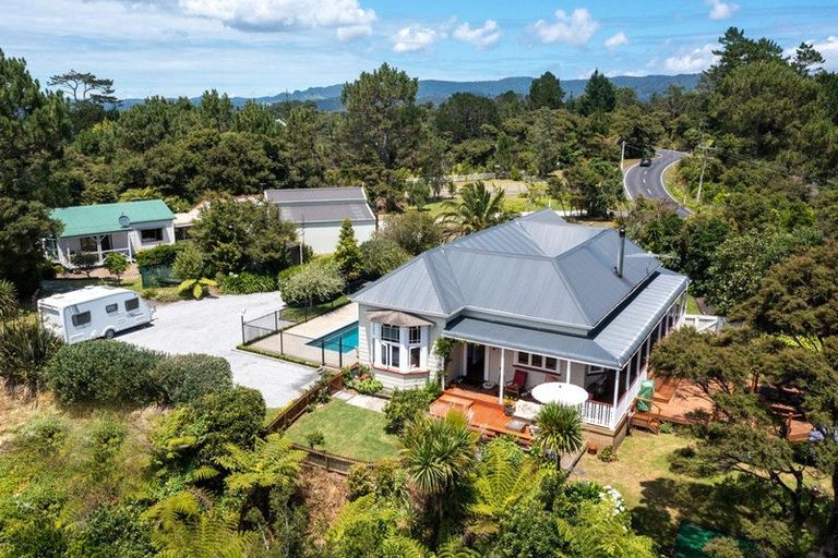 Photo of property in 43 Sunnyvale Road, Massey, Auckland, 0614