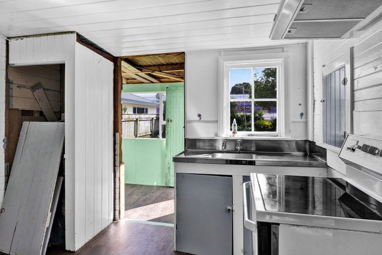 Photo of property in 20 Furlong Street, Hawera, 4610