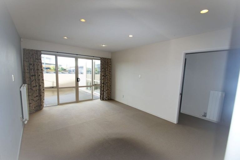 Photo of property in 111 Aston Drive, Waimairi Beach, Christchurch, 8083