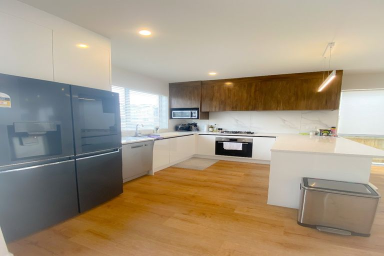 Photo of property in 102 Bellbird Street, Papakura, 2110