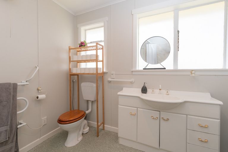 Photo of property in 10 Royal Terrace, Alexandra, 9320