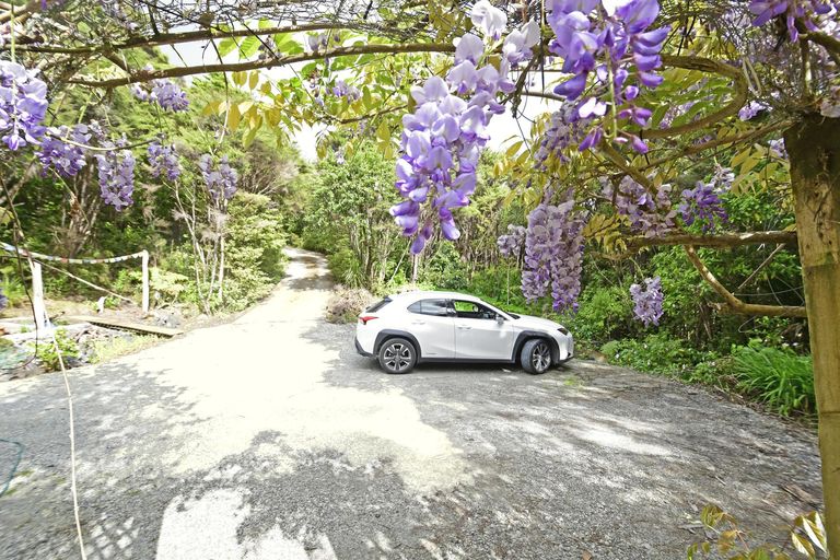 Photo of property in 92 Frost Road, Leigh, Warkworth, 0985