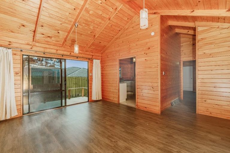 Photo of property in 24 Miriam Corban Heights, Henderson, Auckland, 0612