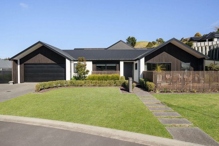 Photo of property in 14 Hayward Place, Ohauiti, Tauranga, 3112