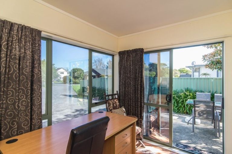 Photo of property in 182d Raumati Road, Raumati Beach, Paraparaumu, 5032