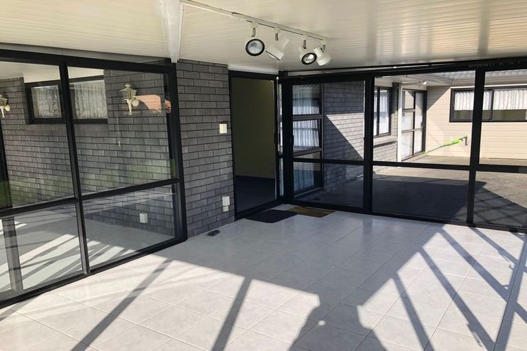 Photo of property in 57 Frank Nobilo Drive, Golflands, Auckland, 2013