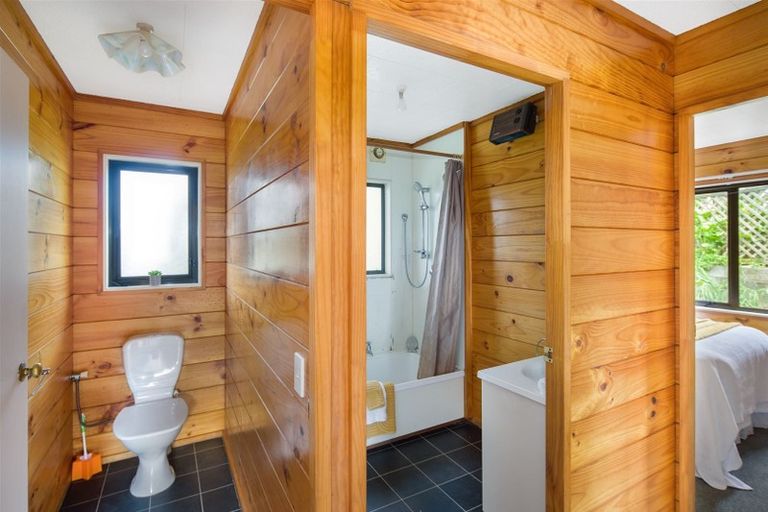 Photo of property in 44a Bassett Road, Johnsonville, Wellington, 6037