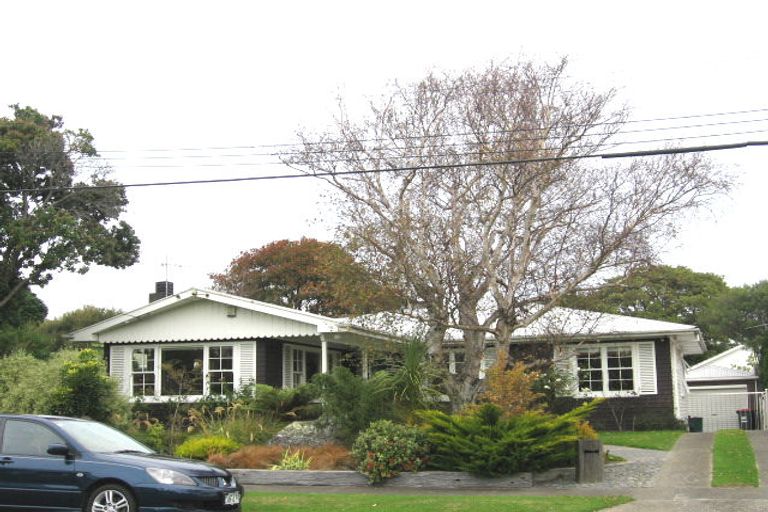 Photo of property in 21 Rosebank Avenue, Avalon, Lower Hutt, 5011