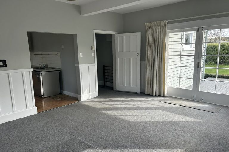 Photo of property in 172 Weston Road, St Albans, Christchurch, 8052