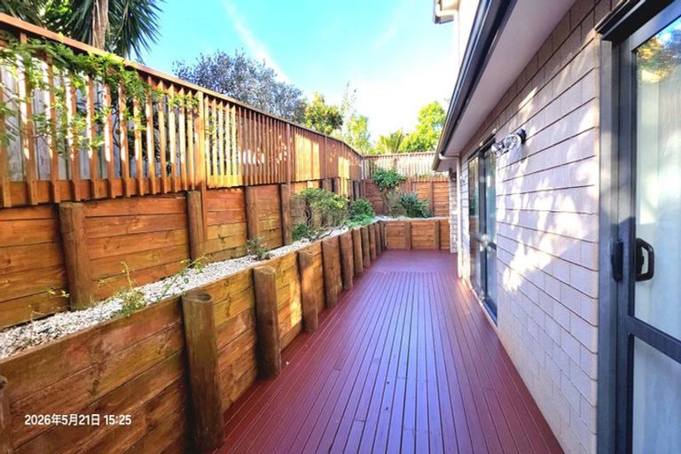 Photo of property in 35 Kilkelly Avenue, Pinehill, Auckland, 0632