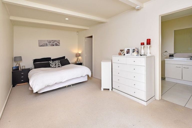 Photo of property in 3 Lilian Place, Farm Cove, Auckland, 2012