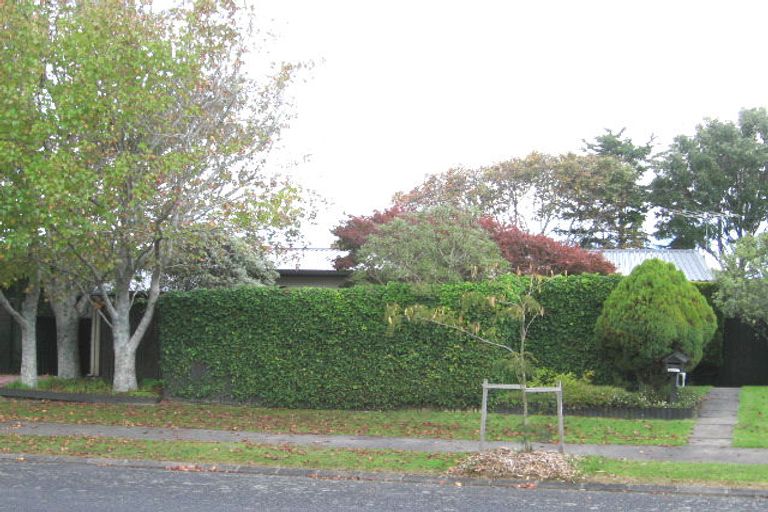 Photo of property in 32 Maugham Drive, Bucklands Beach, Auckland, 2014