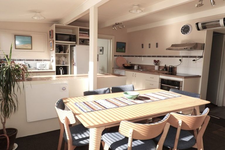 Photo of property in 132 Perth Street, Holmes Hill, Oamaru, 9401