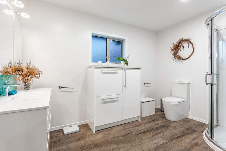 Photo of property in 171 Edmonton Road, Te Atatu South, Auckland, 0610