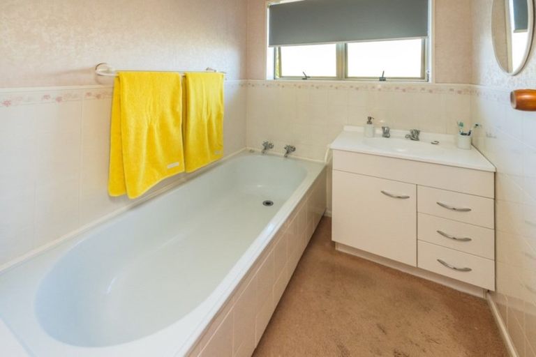 Photo of property in 23 Exeter Crescent, Springvale, Whanganui, 4501