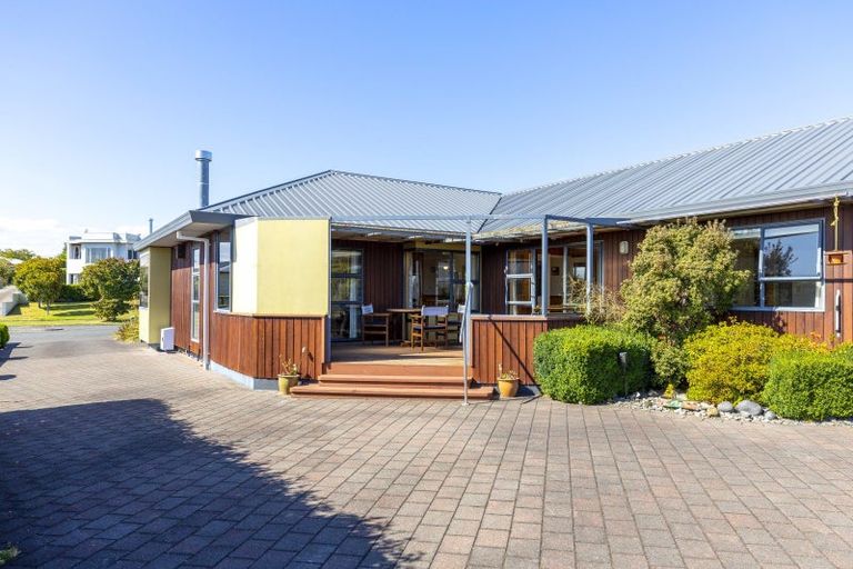 Photo of property in 14 Fairview Terrace, Waipahihi, Taupo, 3330