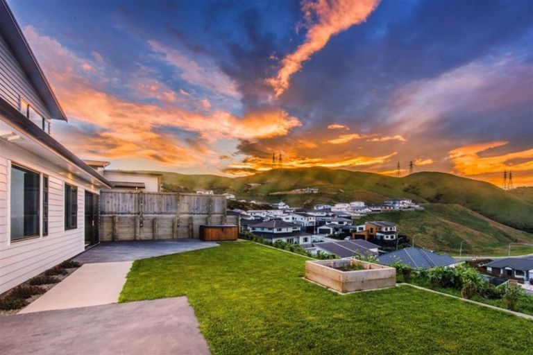 Photo of property in 11 Foxham Terrace, Churton Park, Wellington, 6037