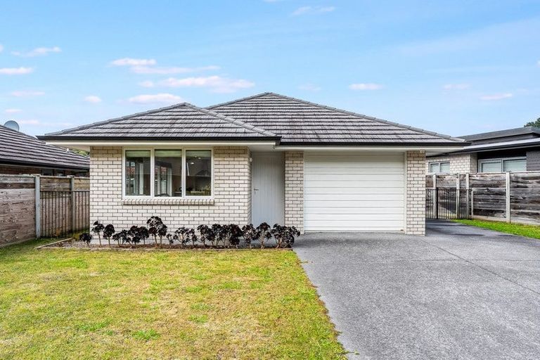 Photo of property in 5 Mooring Close, Whitby, Porirua, 5024