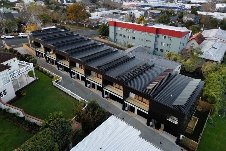 Photo of property in 143 Clarence Street, Hamilton Lake, Hamilton, 3204